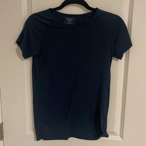 Athleta fitted workout T-shirt (navy)